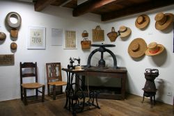 Museo Onsernonese di Comologno: lavorazione della paglia
