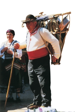 Costume tradizionale maschile